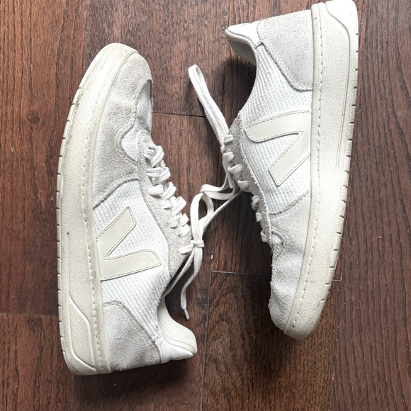 Veja V-10 Suede Sneakers in B-Mesh White/Natural/Pierre Size 9 - Picture 3 of 4